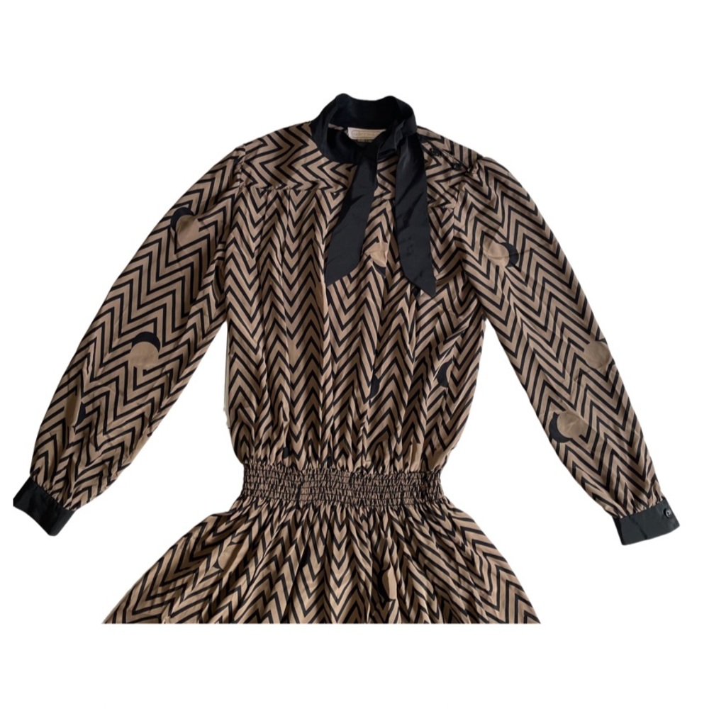 Impeccable true vintage 1960’s dress by KENNEDY’s. Tagged 12 - Picture 7 of 9